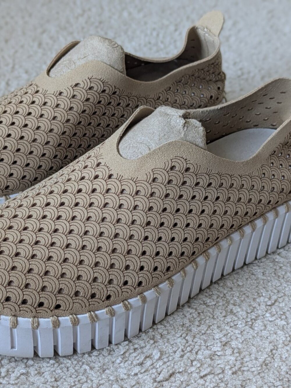 Ilsa Jacobsen Tulip Platform Slip-Ons (women's 37)